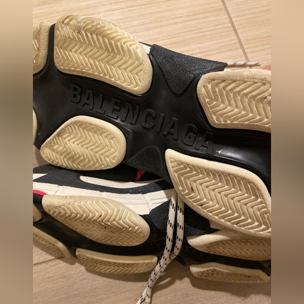 Balenciaga Triple S Pink and White Sneakers - Picture 5 of 9